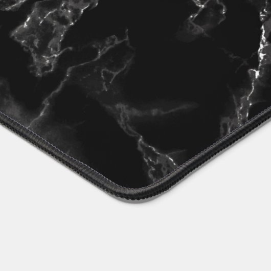 Gepersonaliseerd uw brief zwart wit marmer ontwerp bureaumat (Hoek)