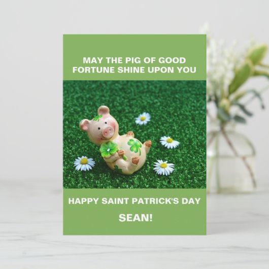 GEPERSONALISEERD VARKEN VAN ST. PATRICK VAN HET FEESTDAGENKAART (Staand voorkant)