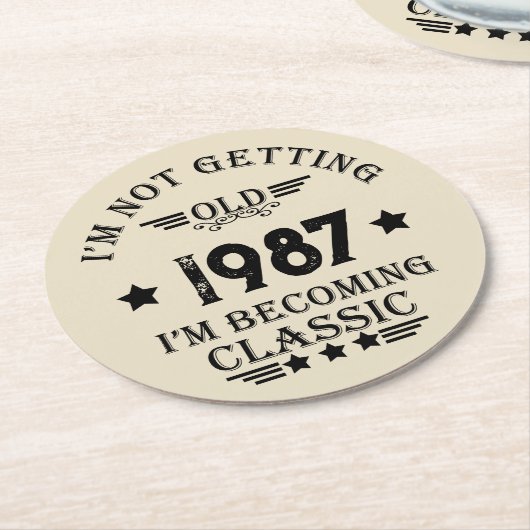 Gepersonaliseerd  verjaardagscadeau ronde kartonnen onderzetter (Gebogen)