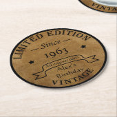 Gepersonaliseerd  verjaardagsfeestje ronde kartonnen onderzetter (Gebogen)