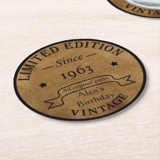 Gepersonaliseerd  verjaardagsfeestje ronde kartonnen onderzetter (Gebogen)