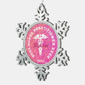 Gepersonaliseerd Verpleegkundige NP Afstuderen Roz Tin Sneeuwvlok Ornament (Rechts)