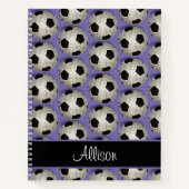 Gepersonaliseerd Voetbal Patroon Paars Notitieboek (Voorkant)