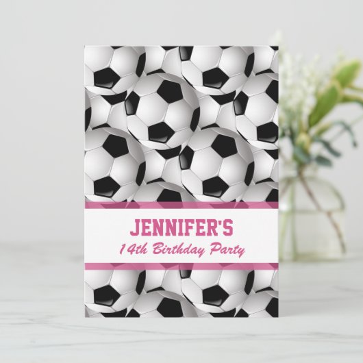 Gepersonaliseerd Voetbal Patroon v3 Roze verjaarda Kaart (Staand voorkant)