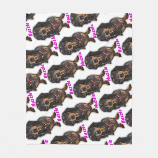 Gepersonaliseerd Vrouw Huisdier Naam in Roze | Hon Fleece Deken (Voorkant)