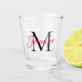 Gepersonaliseerd warm roze en zwart monogram shot glas (Voorkant)