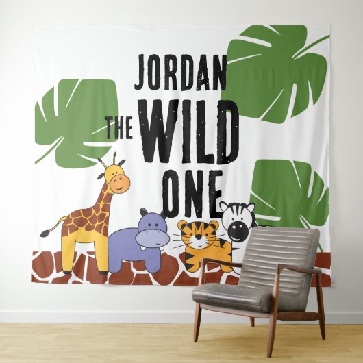 Gepersonaliseerd WILD ONE Safari Birthday - achter Wandkleed (In Situ (horizontaal))