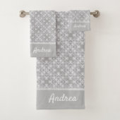 Gepersonaliseerd wit en grijs patroon bad handdoek (Insitu)