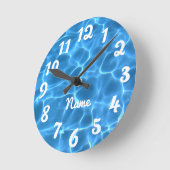 Gepersonaliseerd wit nummer Aqua Blue Swimming Poo Ronde Klok (Hoek)