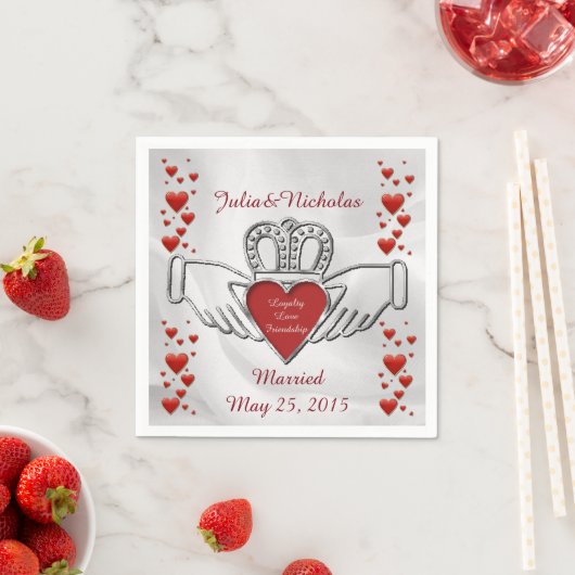 Gepersonaliseerd wit satin Claddagh Symbool Napkin Servetten (Insitu)