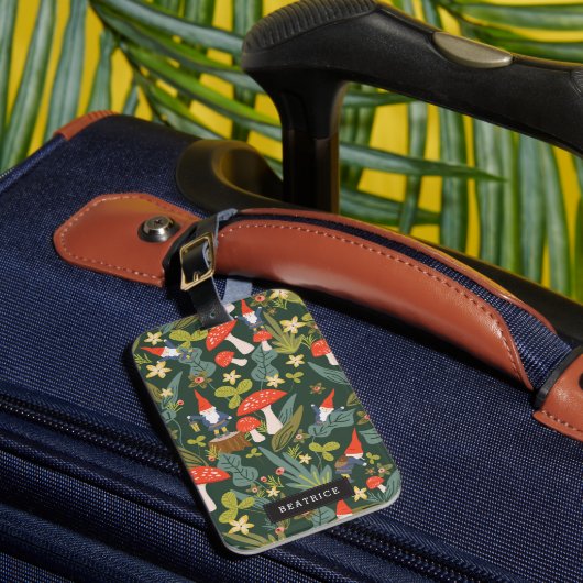 Gepersonaliseerd | Woodland Gnomes Bagagelabel (Voorkant Insitu 1)