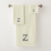 Gepersonaliseerd Z Initiaal Silver Monogram Jouw n Bad Handdoek (Insitu)