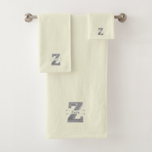 Gepersonaliseerd Z Initiaal Silver Monogram Jouw n Bad Handdoek (Insitu)