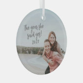 Gepersonaliseerd zei ze ja verloofde foto kerst glas ornament (Voorkant Rechts)