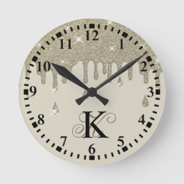 Gepersonaliseerd zilveren druppeleffect en spaarkr ronde klok