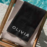 Gepersonaliseerd zwart en naam monogram | elegant strandlaken<br><div class="desc">Maak een statement op het strand of bij het zwembad met deze elegante gepersonaliseerde strandlaken. Met een strak zwart ontwerp met een aanpasbaar monogram en naam, combineert deze handdoek stijl en functionaliteit. Gemaakt van zacht, absorberend materiaal, het is perfect om bij het water te loungen of af te drogen na...</div>