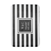 Gepersonaliseerd zwart monogram witte streep badmat (Voorkant Verticaal)