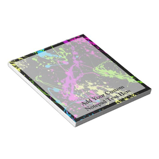 Gepersonaliseerd zwart/neonplatform notitieblok (Schuin)