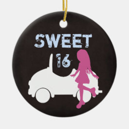 Gepersonaliseerd zweet 16 meisje en auto in roze n keramisch ornament