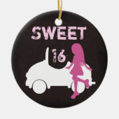 Gepersonaliseerd zweet 16 meisje en auto ~ roze, b keramisch ornament (Voorkant)
