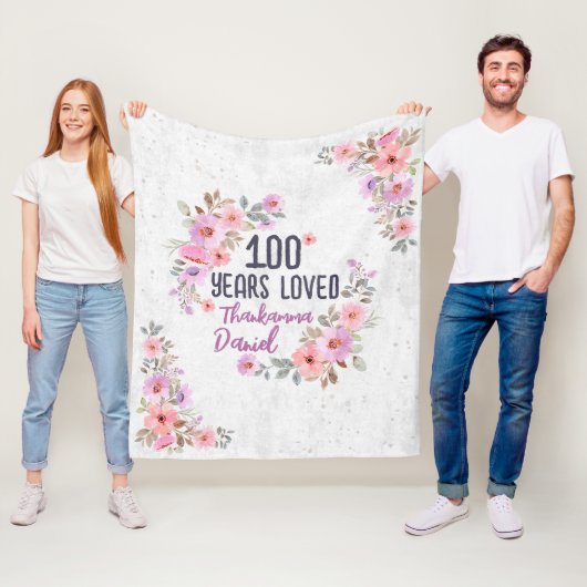 Gepersonaliseerde 100e verjaardag cadeaus voor vro fleece deken (In situ)