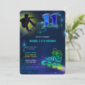 Gepersonaliseerde 11e verjaardag jongen uitnodigin kaart (Staand voorkant)