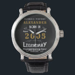 Gepersonaliseerde 20e verjaardag of pensioen Gebor Horloge<br><div class="desc">Een gepersonaliseerd uniek horloge voor die speciale verjaardagspersoon die 20 wordt. Voeg de naam toe aan dit retro stijl zwart, wit en goud ontwerp voor een op maat gemaakt cadeau. Bewerk eenvoudig de naam en het jaar met de sjabloon die u hebt opgegeven. Een prachtig cadeau voor een speciale gelegenheid....</div>