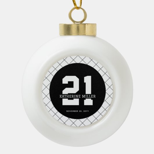 Gepersonaliseerde 21ste verjaardag Modern en Elega Keramische Bal Ornament (Voorkant)