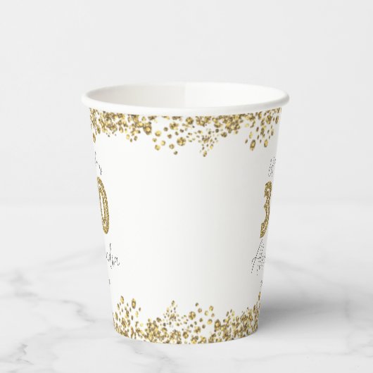 Gepersonaliseerde '30 en Fabulous' Gold Glitter Papieren Bekers (Links)