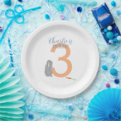 Gepersonaliseerde 3e Verjaardag Modern Grey Bunny Papieren Bordje (Feest)