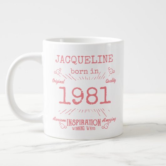 Gepersonaliseerde 40e verjaardag 1981 Roze witte V Grote Koffiekop (Links)