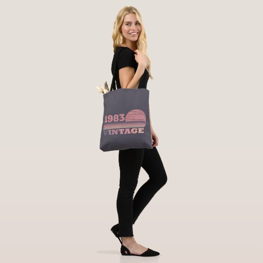 Gepersonaliseerde 40e verjaardagscadeaus tote bag (Op model)