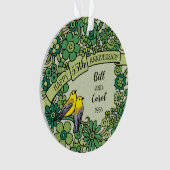 Gepersonaliseerde 55e Jubileum Emerald Floral Bird Ornament (voorkant)