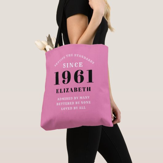 Gepersonaliseerde 60e verjaardag 1961 Elegant Chic Tote Bag (Dichtbij)