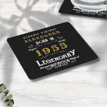 Gepersonaliseerde 70e Verjaardag Geboren 1955  Zwa Kartonnen Onderzetters<br><div class="desc">Een gepersonaliseerd ontwerp van een klassiek papieren onderzetter voor dat verjaardagsfeest voor iemand die in 1955 is geboren en 70 wordt. Voeg de naam toe aan dit retro-stijl zwart, wit en gouden ontwerp voor een aangepast 70e verjaardagscadeau. Bewerk eenvoudig de naam en het jaar met de sjabloon die u hebt...</div>