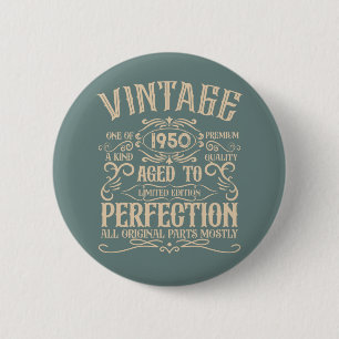 Gepersonaliseerde  75e verjaardag whiskey thema ronde button 5,7 cm
