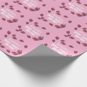 Gepersonaliseerde aardbeienverjaardag cadeaupapier