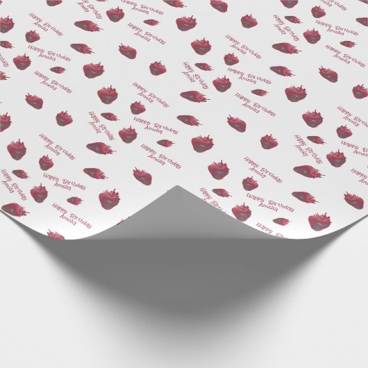 Gepersonaliseerde aardbeienverjaardag cadeaupapier (Hoek)