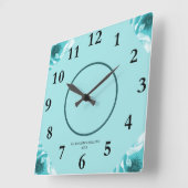 Gepersonaliseerde Abstracte Blauw & Witte Bloemen Vierkante Klok (Hoek)