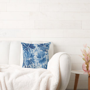 Gepersonaliseerde Abstracte Blauwe En Witte Bloem Kussen