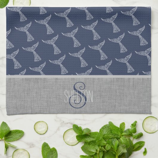 Gepersonaliseerde achternaam Nautical Whale Tail A Theedoek (Gevouwen)
