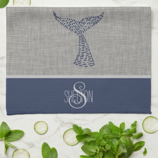 Gepersonaliseerde achternaam Nautical Whale Tail A Theedoek (Gevouwen)