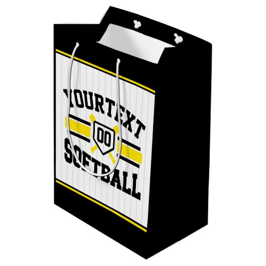 Gepersonaliseerde ADD NAAM Softball Speler Varsity Medium Cadeauzakje (Achterkant Gekanteld)