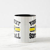 Gepersonaliseerde ADD NAAM Softball Speler Varsity Tweekleurige Koffiemok (Center)