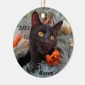 Gepersonaliseerde afspeelzwarte kat in kerstboom keramisch ornament (Links)
