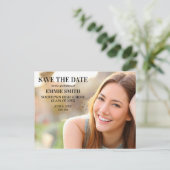 Gepersonaliseerde afstudeerfoto Save the Date Briefkaart (Staand voorkant)