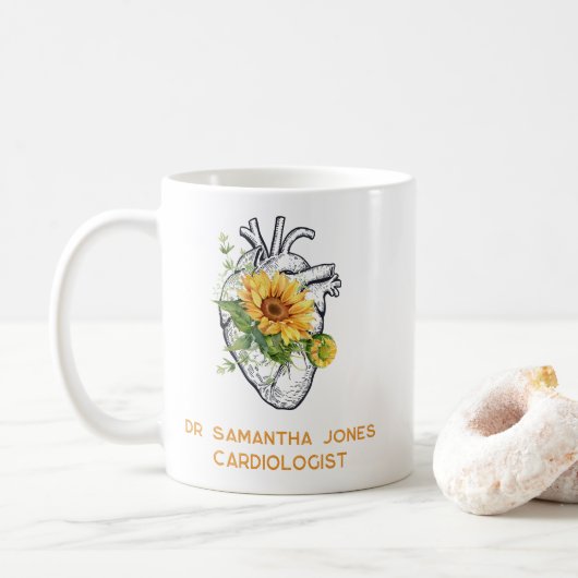 Gepersonaliseerde anatomische hart bloemcardioloog koffiemok (Met donut)