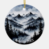 Gepersonaliseerde Aquarelle Waterverf Bergscène Keramisch Ornament (Voorkant)