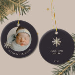 Gepersonaliseerde Baby Boy's Eerste Kerstmis Ornam Keramisch Ornament<br><div class="desc">Vier de debuutvakantie van je kleine prins met dit gepersonaliseerde Baby Boy's First Christmas Ornament. Ontworpen voor uw unieke touch, dit ornament beschikt over een charmante sneeuwvlok-ingelijst ruimte voor een schattige foto van uw baby boy. "My First Christmas" wordt elegant weergegeven in een schreefloos lettertype onder de foto, met warmte...</div>