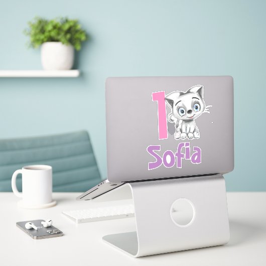 Gepersonaliseerde Baby Cat Plaid Eerste Verjaardag Sticker (Laptop op bureau)